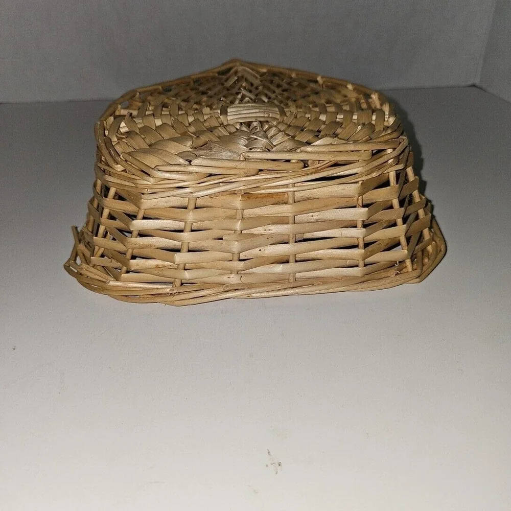 vintage Heart‎ shaped basket